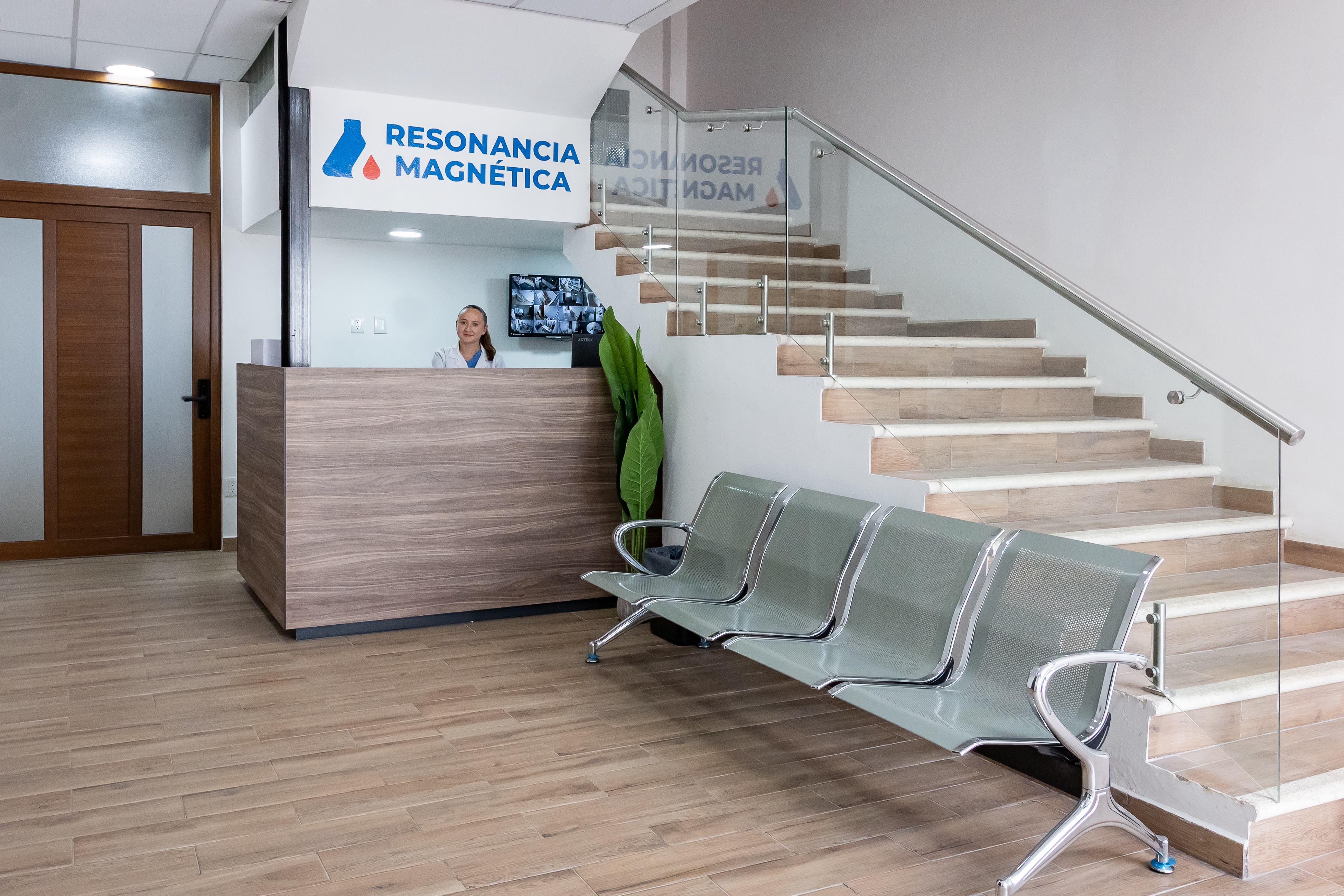 Recepción de la clínica de resonancia magnética